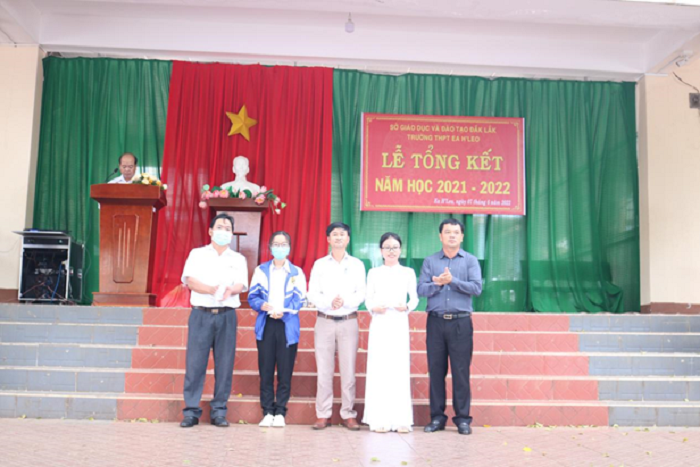 truong THPT Ea Hleo tong ket nam hoc 2021-2022 2